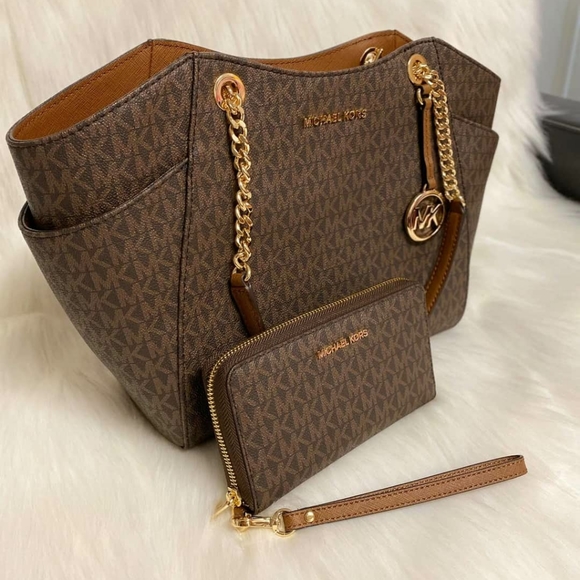 MICHAEL KORS LARGE CHAIN TOTE WITH WALLET - Picture 3 of 3